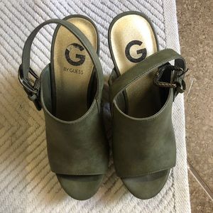 NWOT Guess Heels